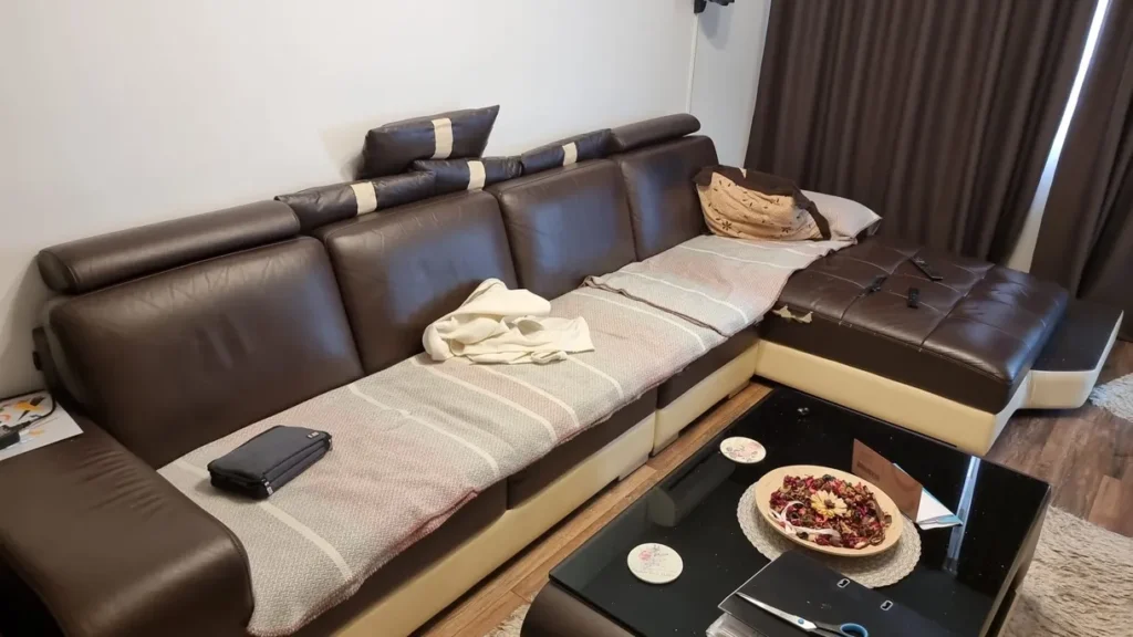 inainte de retapitare coltar